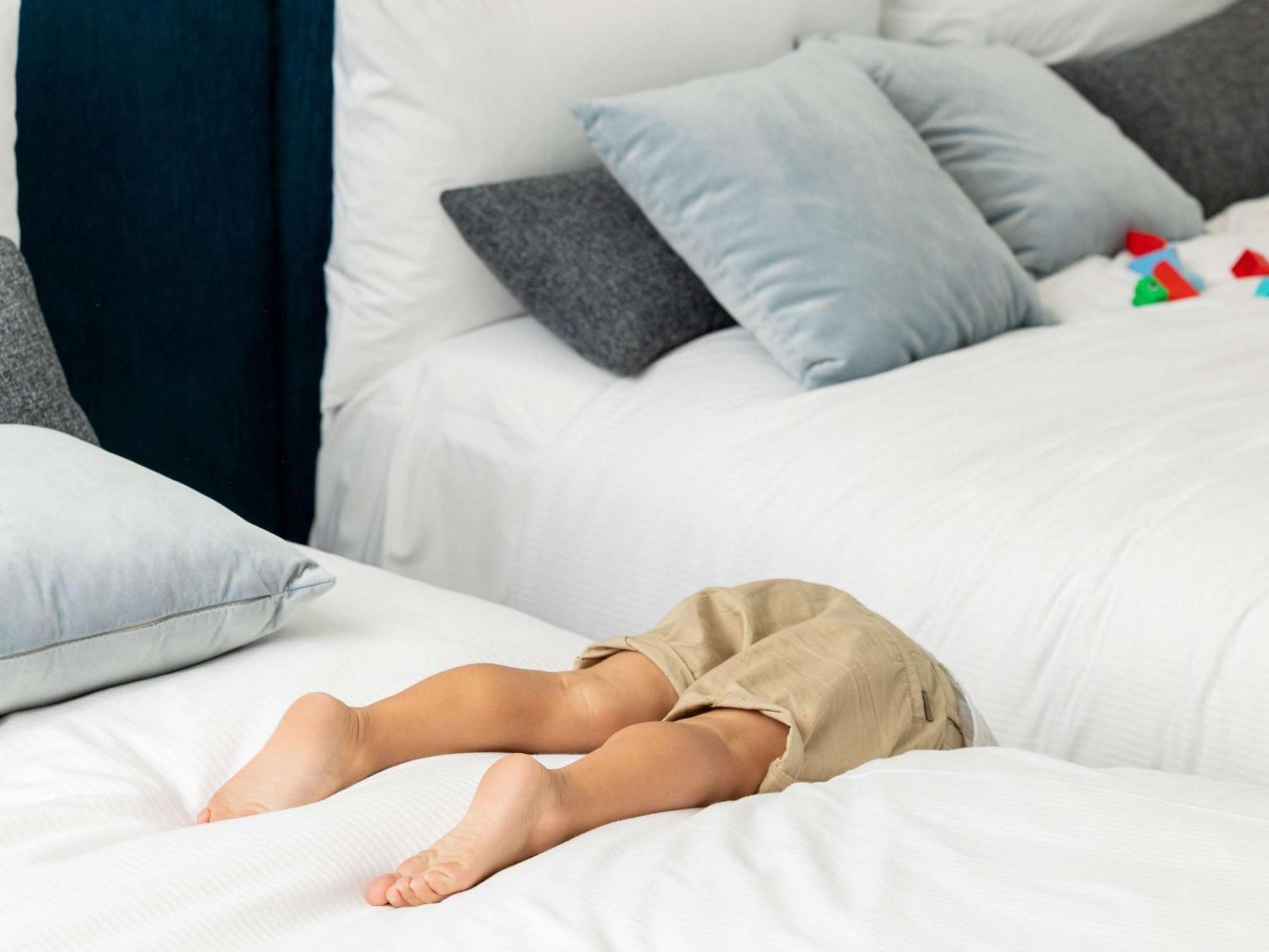 Hotel Chadstone Melbourne Mgallery Collection المظهر الخارجي الصورة A child playing hide-and-seek