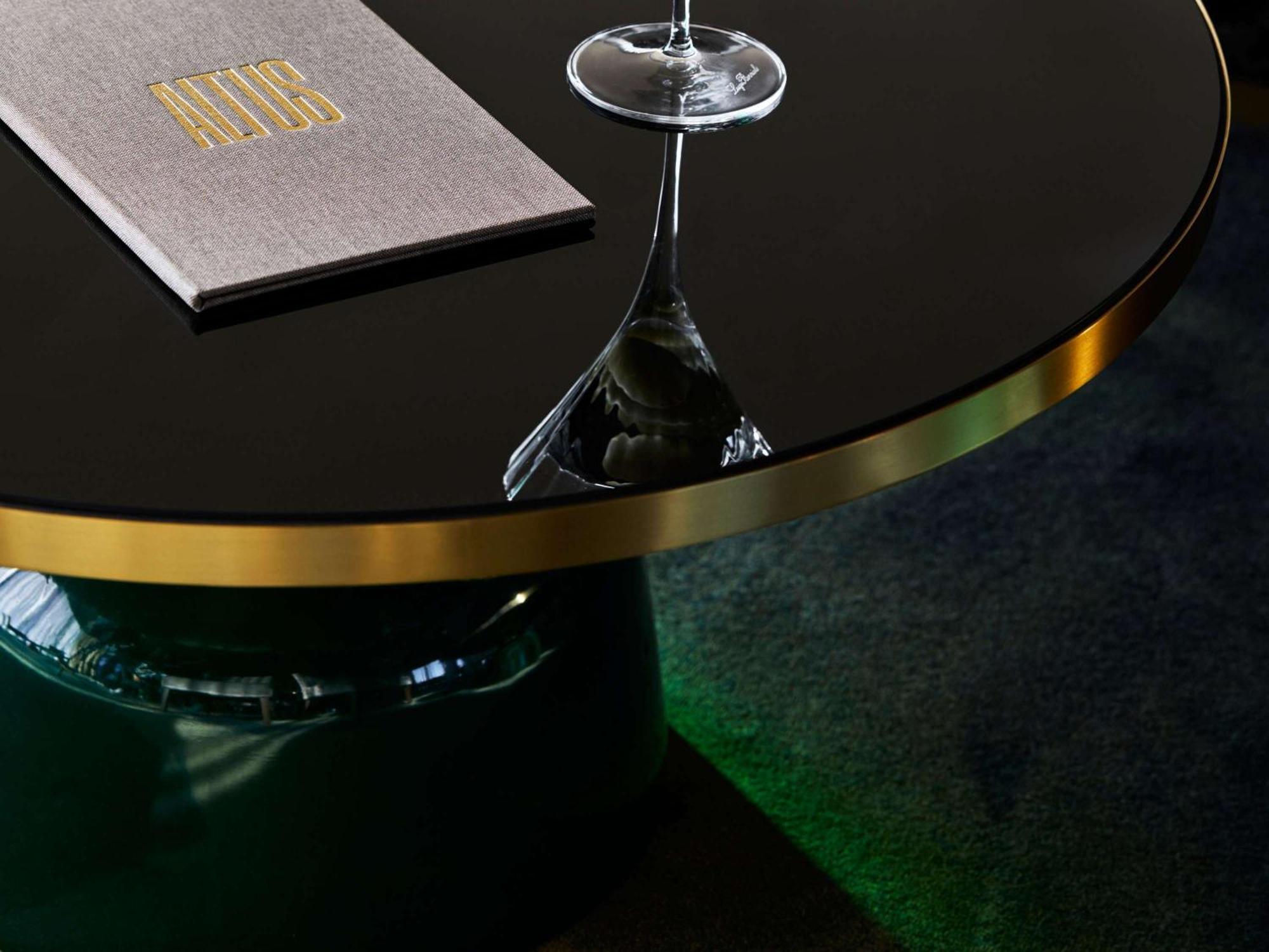 Hotel Chadstone Melbourne Mgallery Collection المظهر الخارجي الصورة A table at the bar