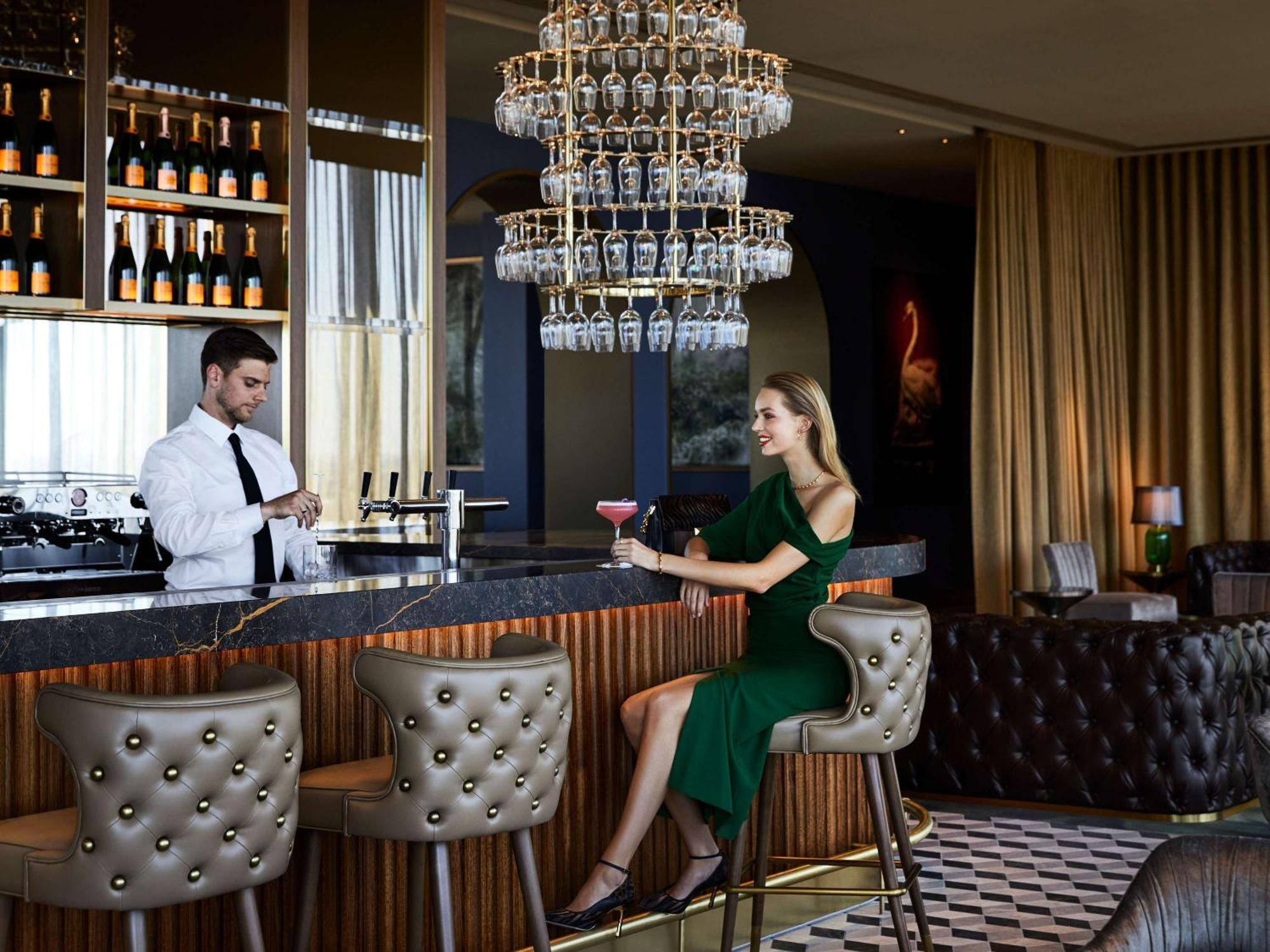 Hotel Chadstone Melbourne Mgallery Collection المظهر الخارجي الصورة The bar at the 101 lounge