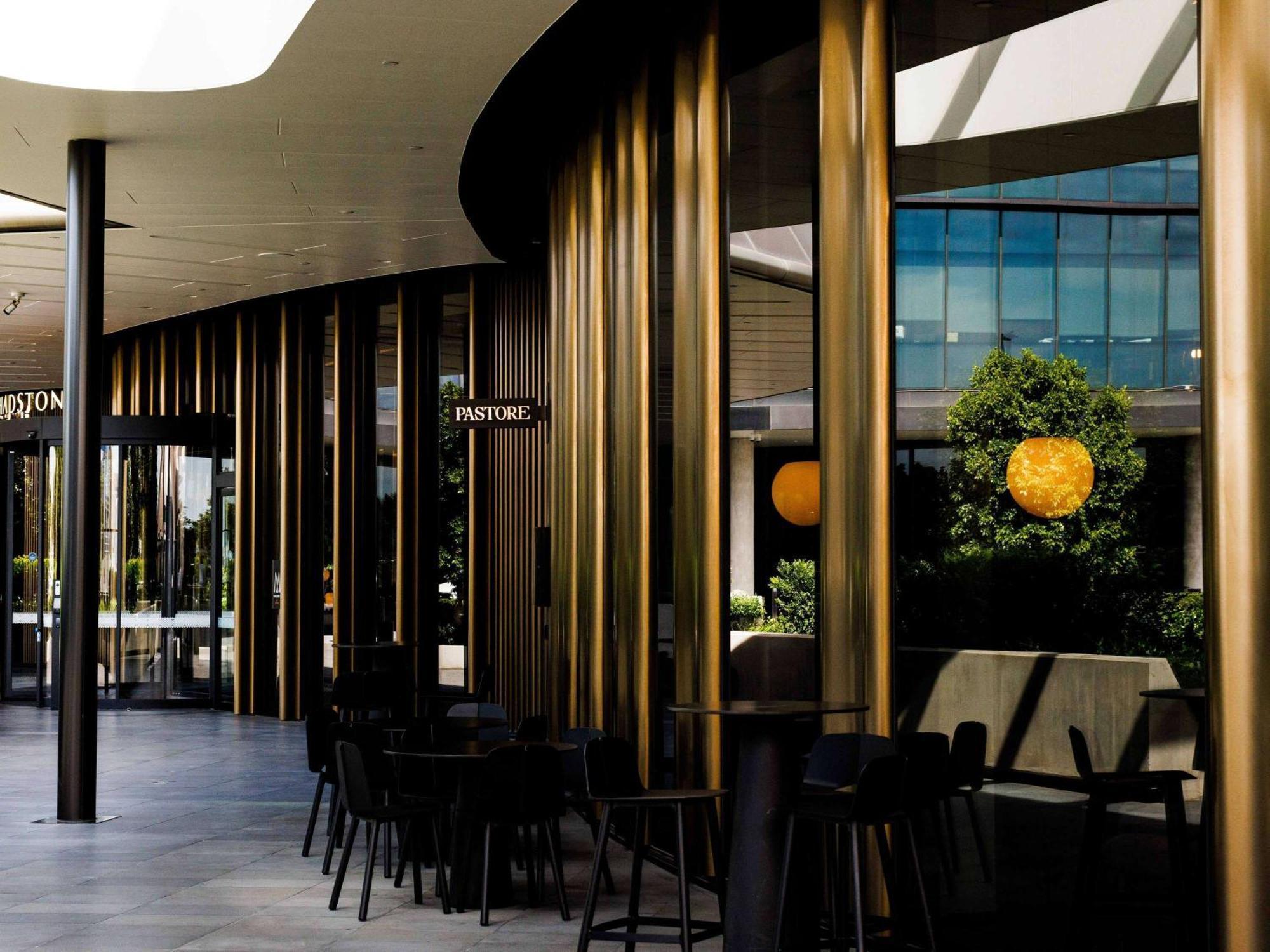 Hotel Chadstone Melbourne Mgallery Collection المظهر الخارجي الصورة The interior of Emporium